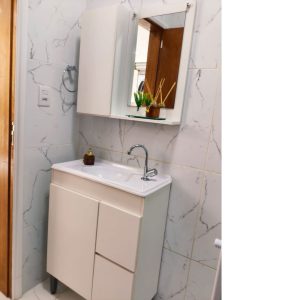 Conjunto Gabinete para Banheiro com Espelho e Pia Branco 0,65cm - Ref. R09